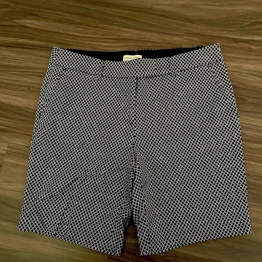 Adrienne Vittadini women’s navy and white pattern Bermuda short size 10